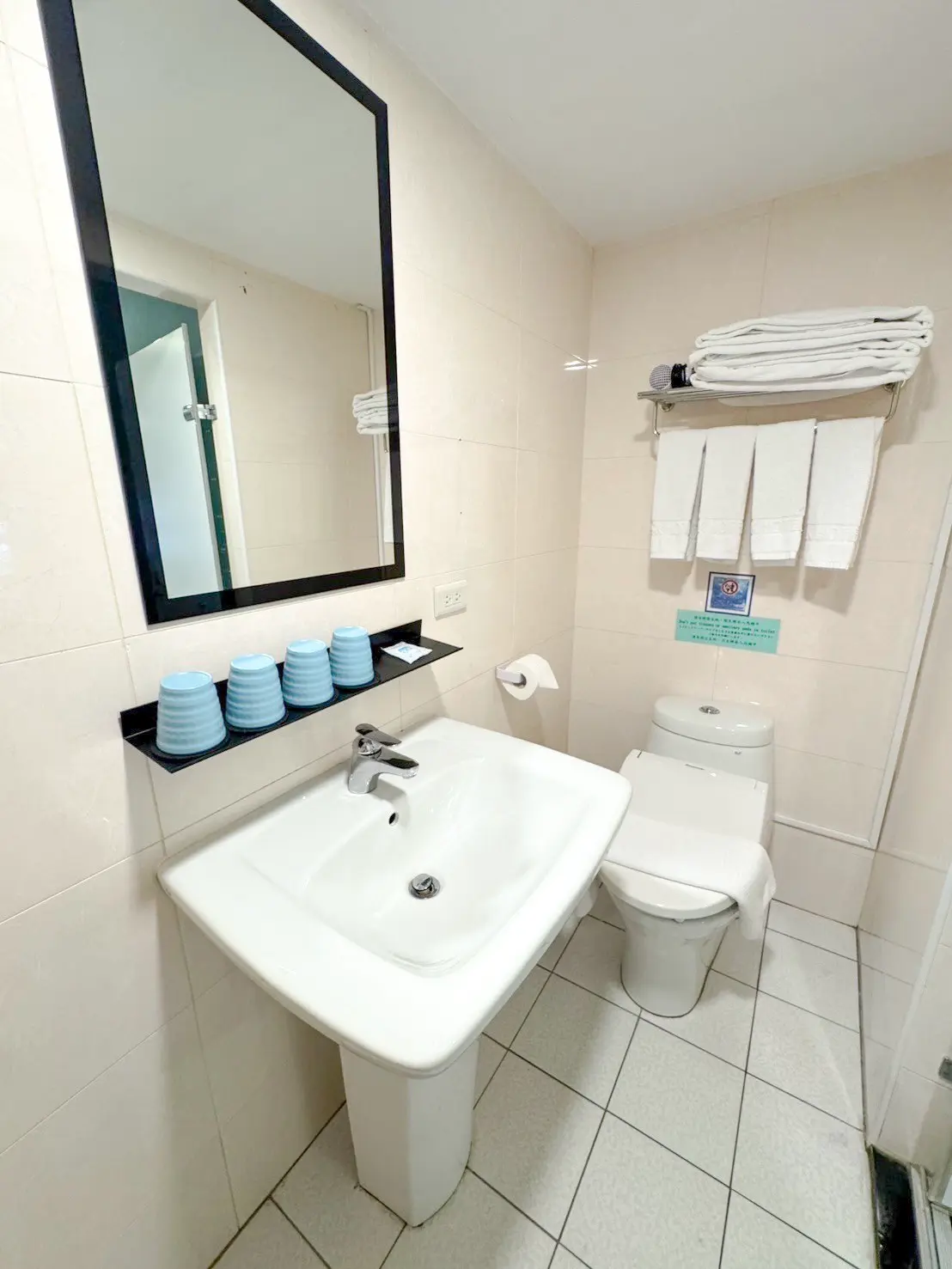 標準四人房 (無窗)