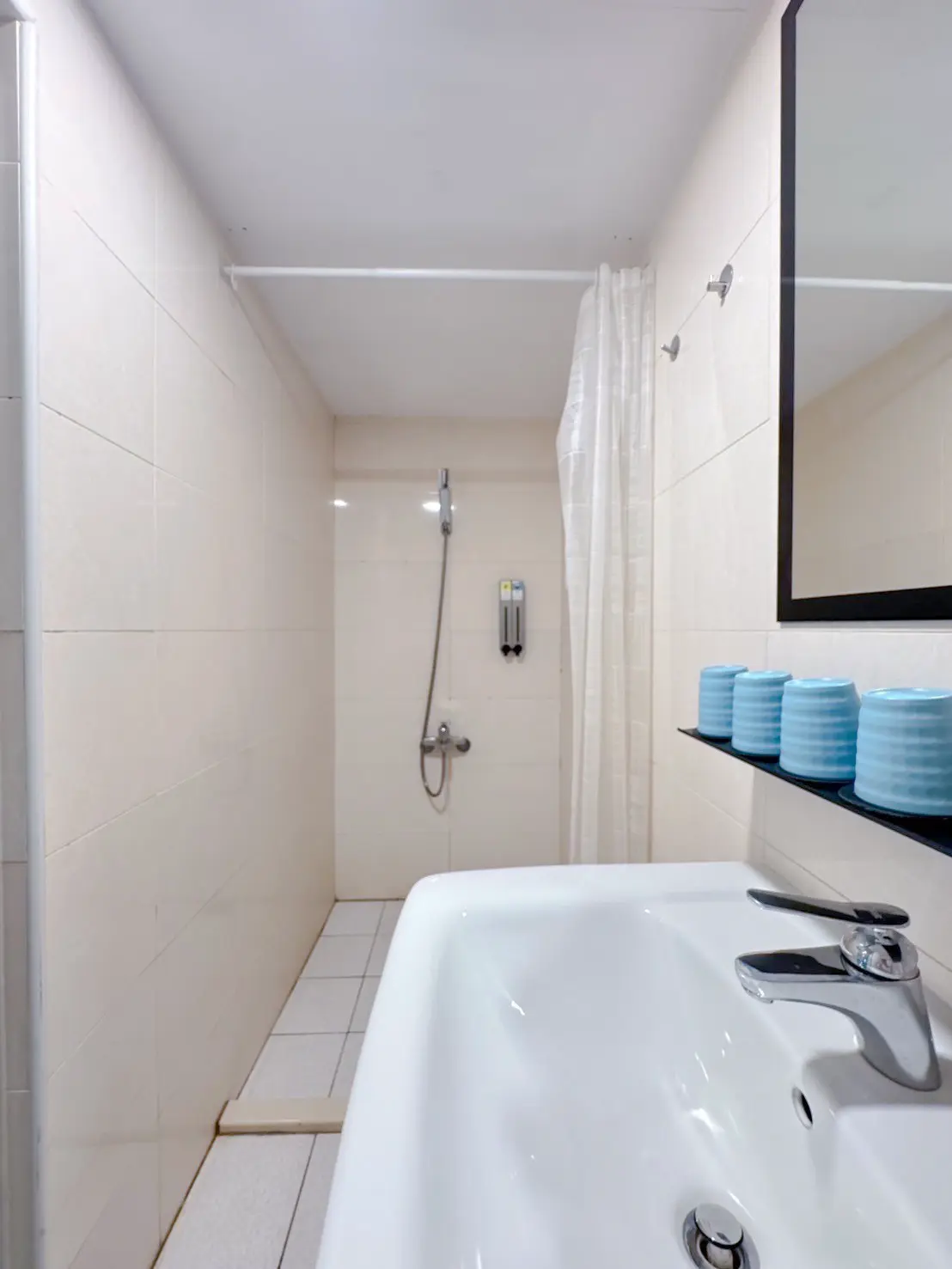 標準四人房 (無窗)