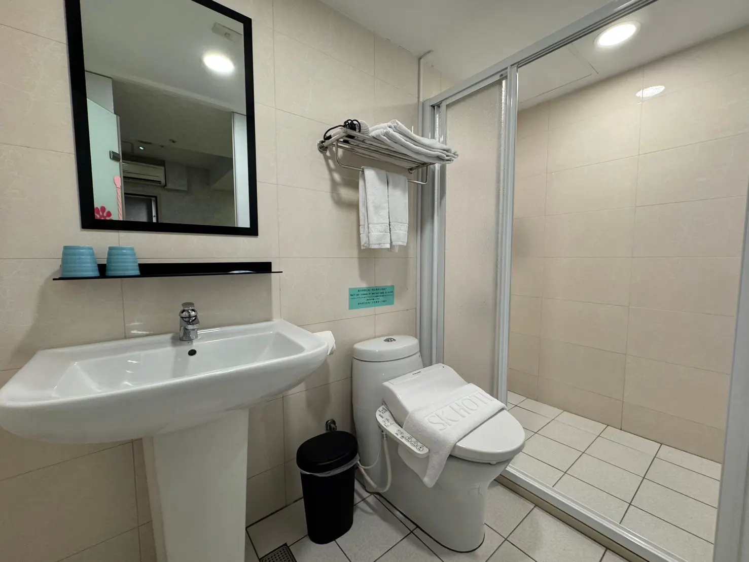 經濟雙人房 (無窗)